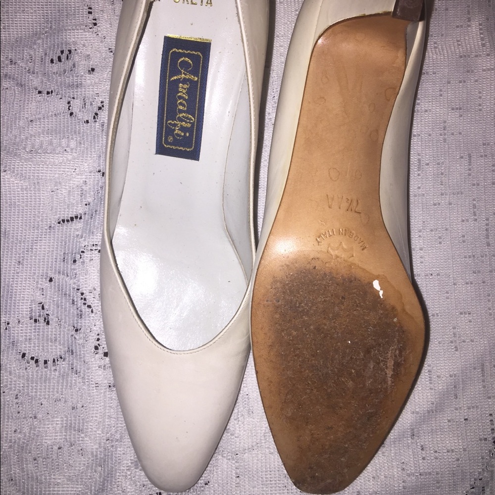 Shoes - Picture 2 of 4